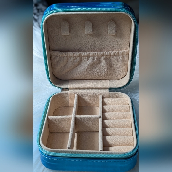 🆕 📢 Just In....Portable Jewelry Box For Travel - Picture 7 of 9